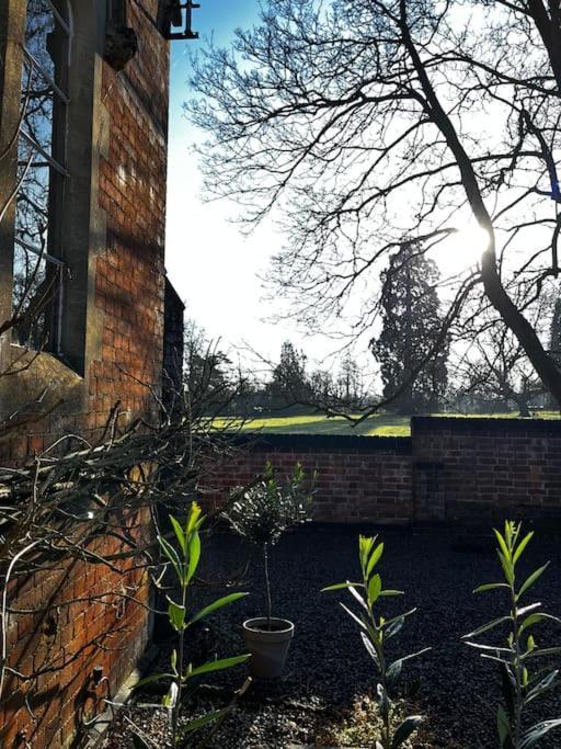 The Old School House Retreat Apartamento Tibberton  Exterior foto